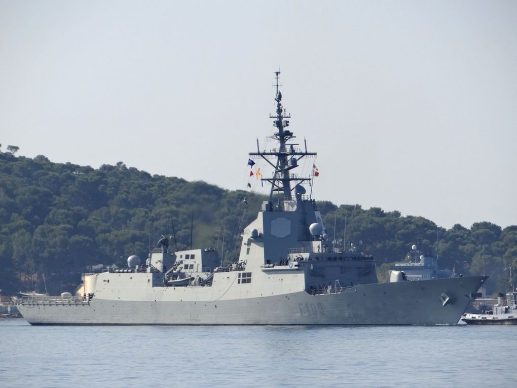BLAS DE LEZO , F103 , frégate de la marine espagnole  entrant dans le port de Toulon le 27 septembre 2017