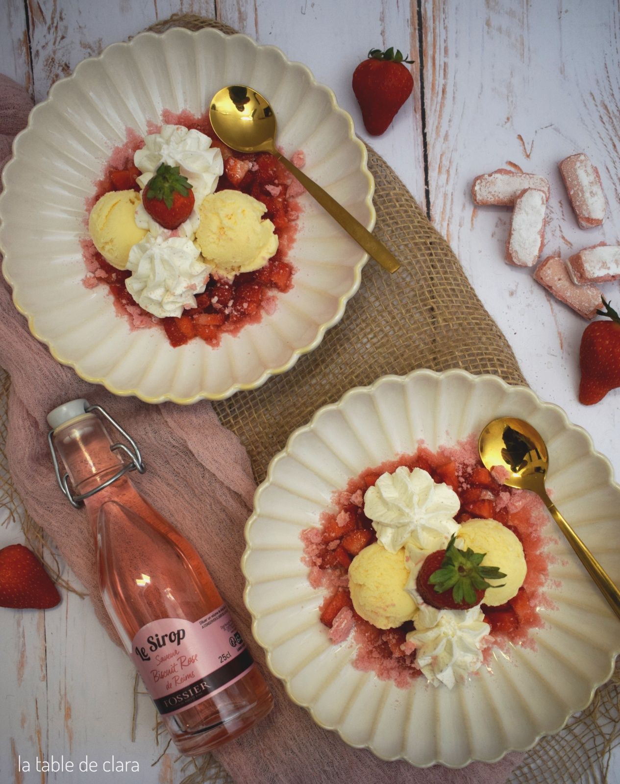Glace biscuits roses fraises chantilly maison