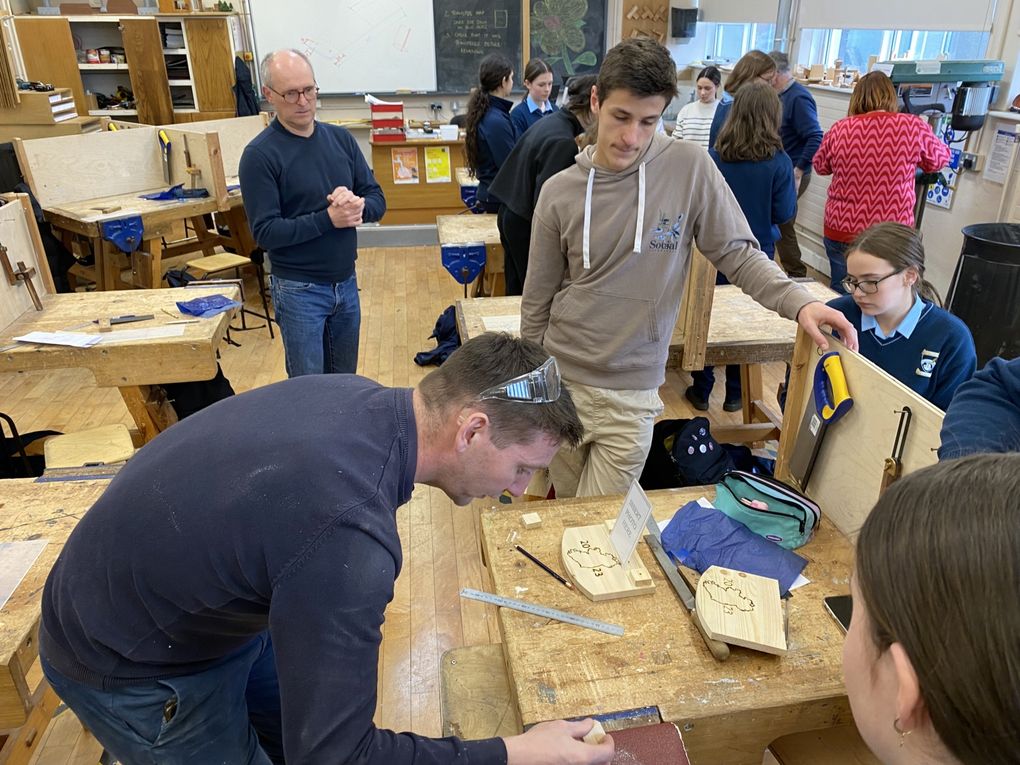 IR23 Manual workshop: create a flag holder 