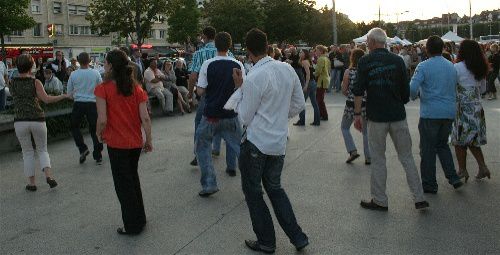 4ème soirée salsa de l'été sur lesd quais de Caen