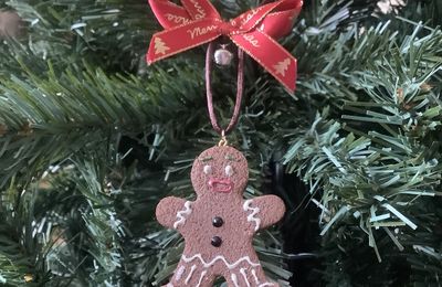 Colliers Monsieur P’tit Biscuit en porcelaine froide