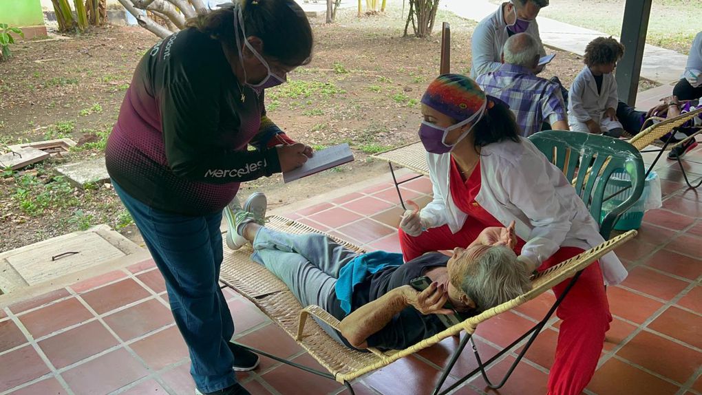 Alcaldía de San Diego ofreció jornada odontológica a abuelos del Centro Recreacional Juan Pablo II