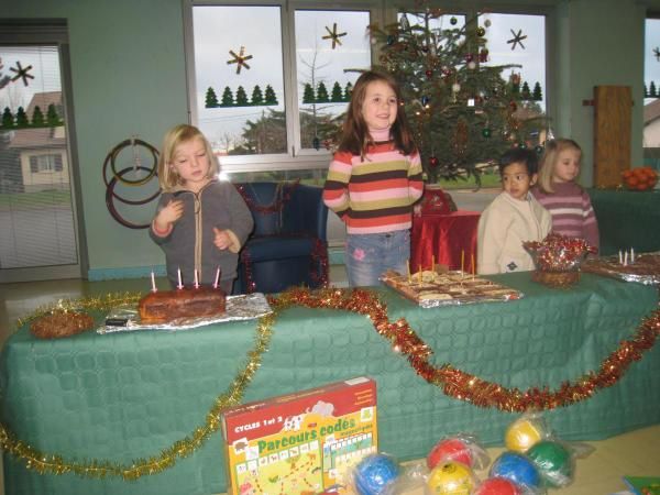 La venue du père Noël à l'école, le gouter de Noël