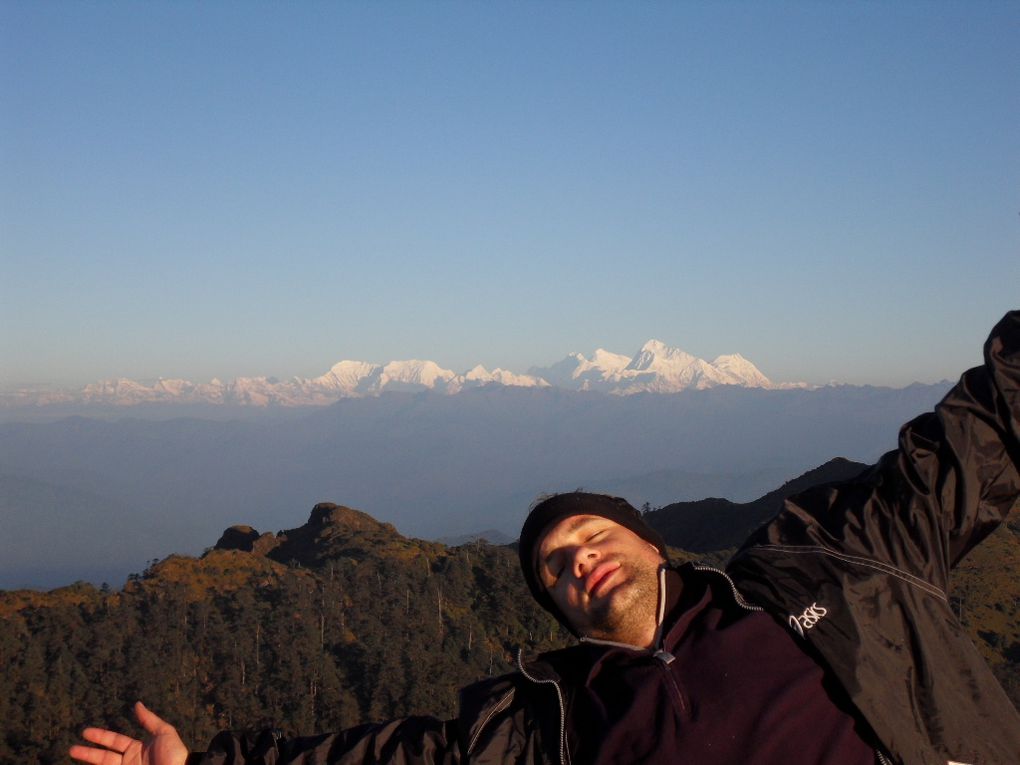 Trek jusqu'à admirer le Kangjenjunga, 3ème plus haut sommet du monde au soleil couchant et au petit matin