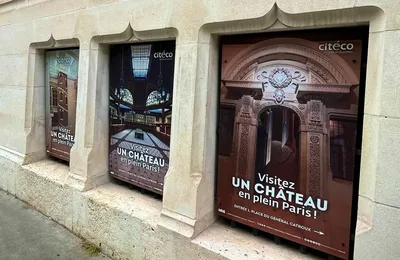 Signalétique extérieure grand format.