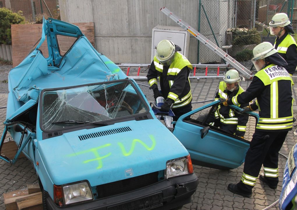 Album - Feuerwehr-THL-Übung Autounfallrettung