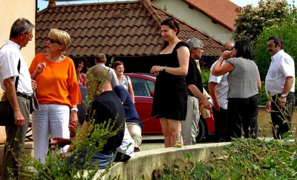 L'au-revoir de Madame Gisèle Schneider-Masson, alias Gisou, aux gabelous. C'était le 7 mai 2011 à Hestroff au Vieux Lavoir.