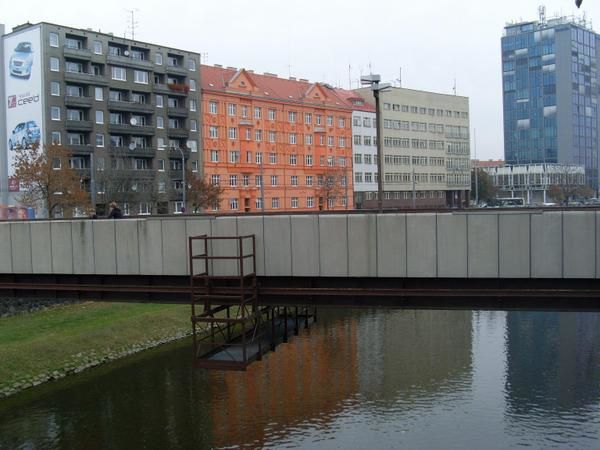 Ville moyenne de Bohème (sud-ouest de Prague)
27 octobre 2008 
elle est connue pour son usine skoda (filière armement) et son usine Pilsner Urquell (bière tchèque la plus connue à l'étranger).