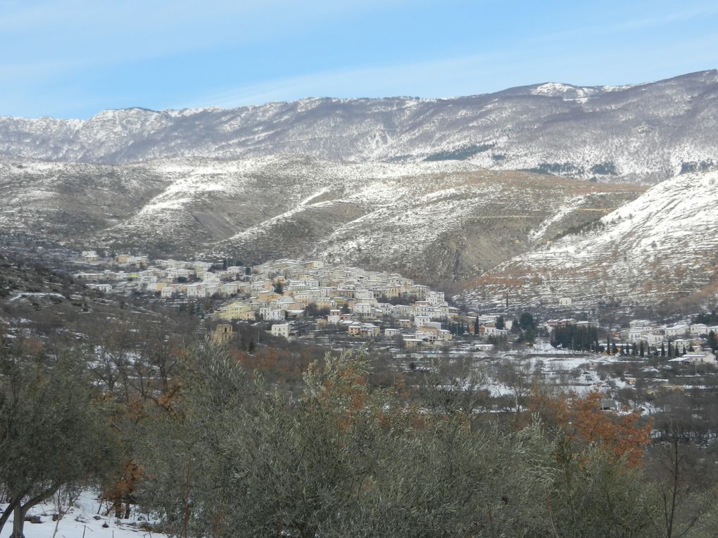 Qualche foto del paese e dei paesaggi
Quelque foto du village et des paysages