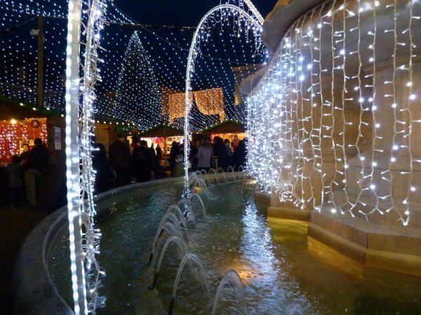 Illuminations et marchés de Noël : Besançon, Montbéliard, Paris, Sud de la France...