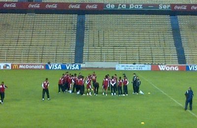 La selección peruana ya está en La Paz para enfrentar a Bolivia