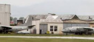   quel prix co?tent 2 des principaux avions militaires de C?te d'Ivoire? 