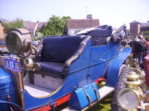 Fin du reportage photo sur les voitures anciennes aux Andelys.