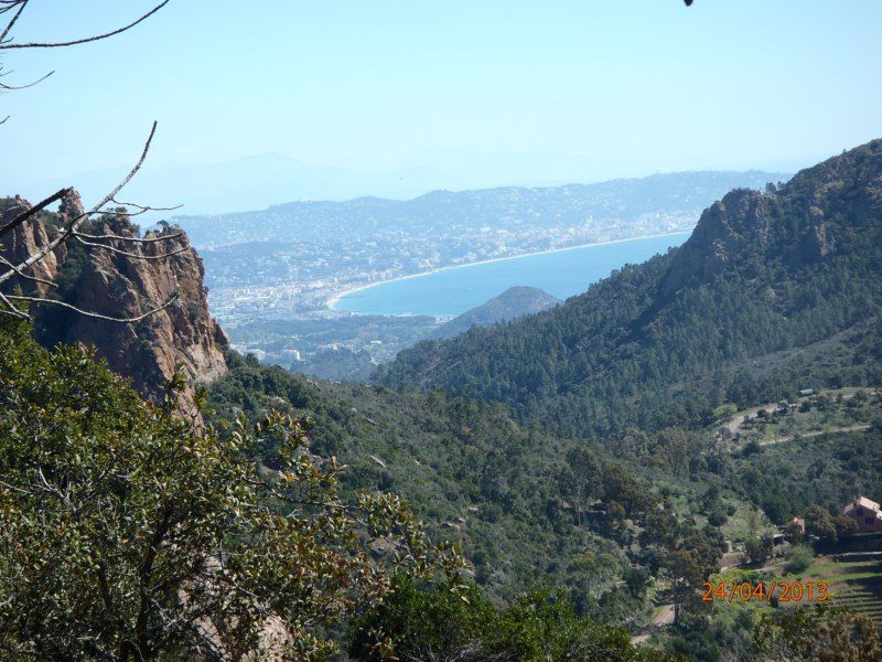 Semaine remise en forme à Fréjus, centre Azureva. Au programme, marche nordique, running, vtt...