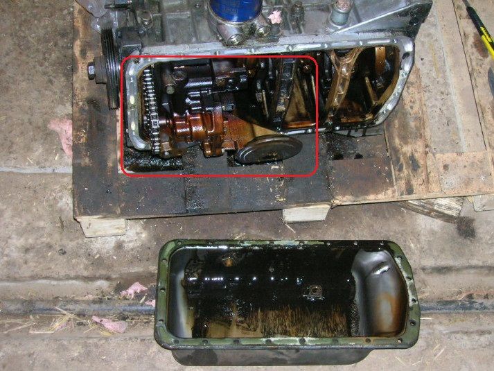 Dépose pompe à huile 205 GTi