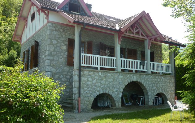 grande maison à louer au bord du Lac d'Annecy
