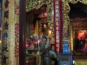 Voyage au Vietnam.... Cinquième jour, dernières visites à Hanoi puis envol pour Hue. 