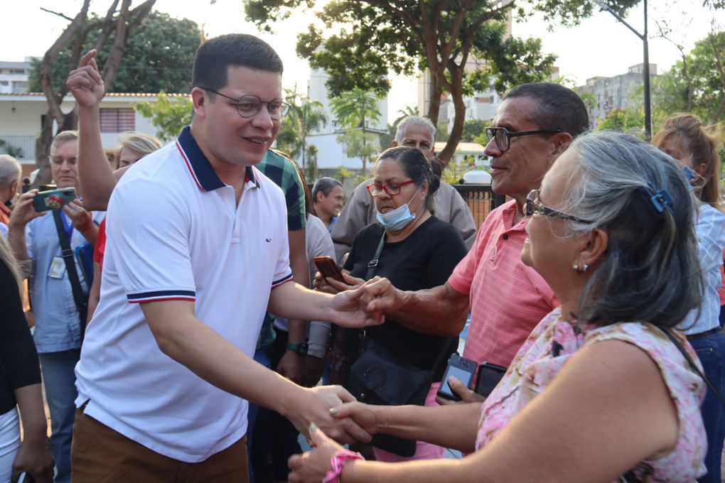 Alcalde Julio Fuenmayor reinauguró plaza Las Tres Madres en la parroquia San José de Valencia (+Fotos)