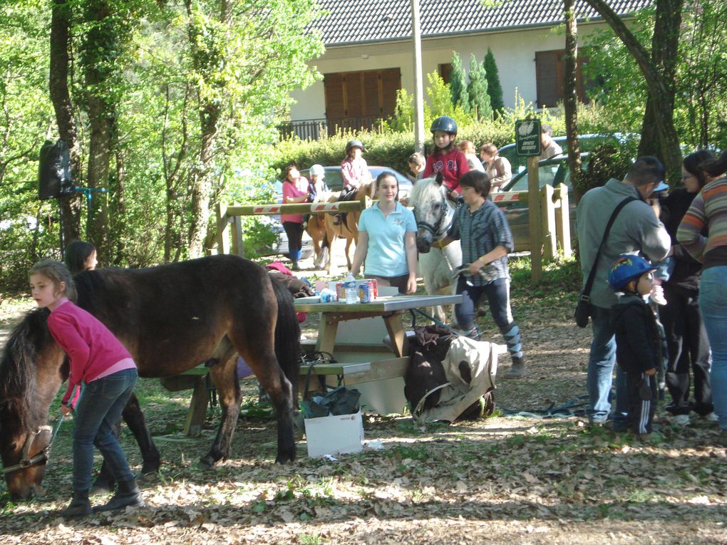 Album - Fête du muguet 2012 et son vide-grenier.