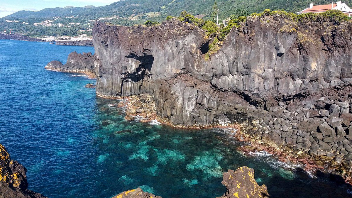 São Jorge - an island of volcanic origin - photo walkhikeportugalw / Tripadvisor - one click to enlarge