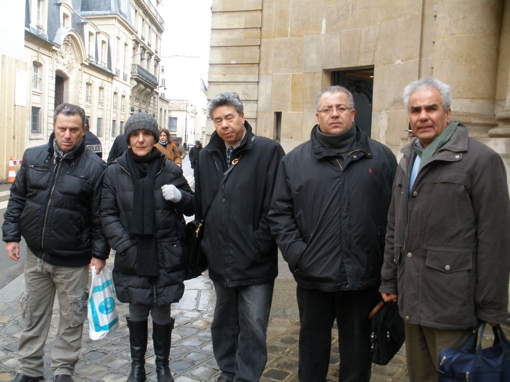 Un groupe de militants harkis se sont mobilisés le 10 février 2010 en déposant à Matignon une demande officielle de démission du ministre Dominique BUSSEREAU. Le 11 février 2010, une action de protestation a été menée devant le siège de l'U