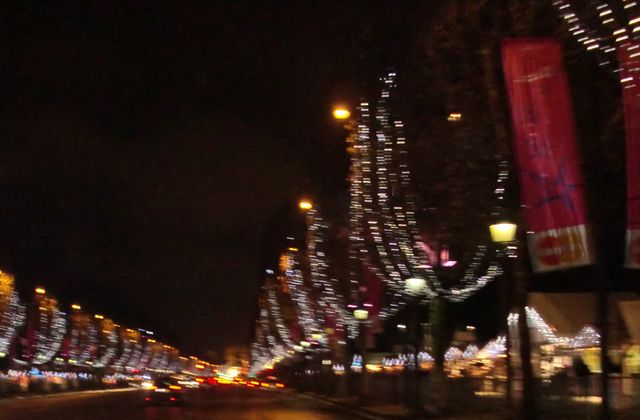 PARIS / CHAMPS ELYSEES / LUMIERES DE NOEL