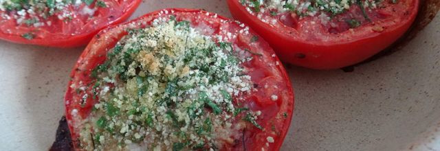 Tomates à la chapelure aux herbes, au four 