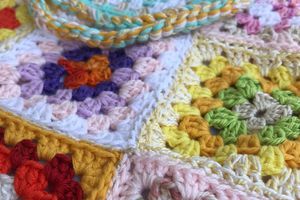 Crochet multicolore pour sac d'été