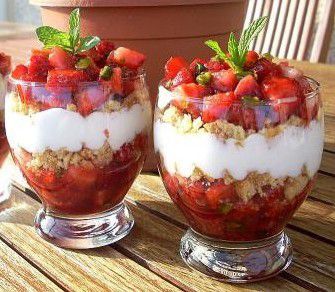 Tartare De Fraises, Pistaches Et Sablé