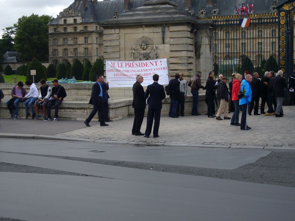 Manifestation lors de la journée nationale d'hommage aux harkis