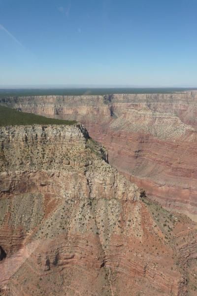 Je me suis offert un survol du Grand Canyon en hélicoptère. Pour un premier vol en hélicoptère, c'était magnifique.