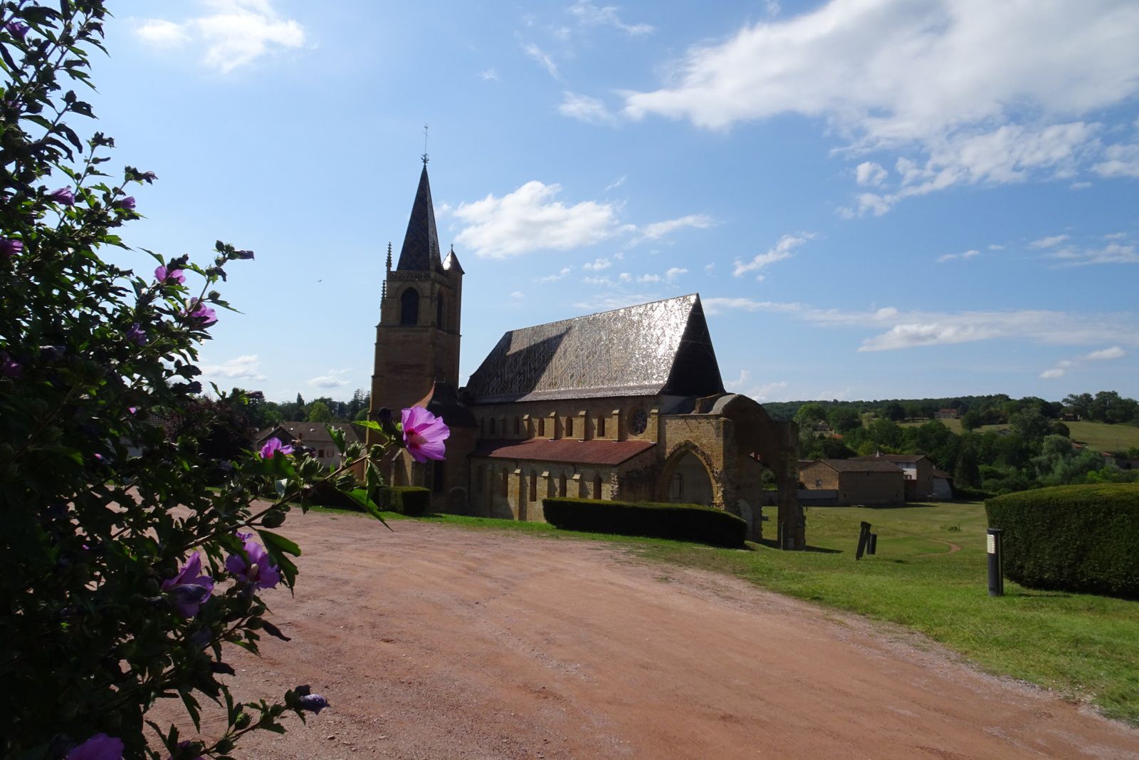 L'abbaye de Bénisson-Dieu (Loire)