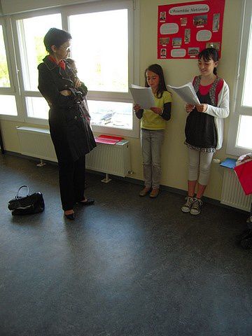 Quelques photos liées aux exposés sur le voyage à Paris avec le passage dans des classes de l'école et l'exposition du 12 mai.