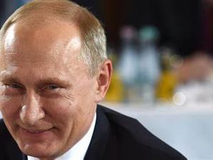 La grosse blague de l'année : Vladimir #Poutine serait le bras armé de la Chrétienté en péril ! 