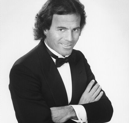 Biographie de Julio Iglesias ; sur worldzik