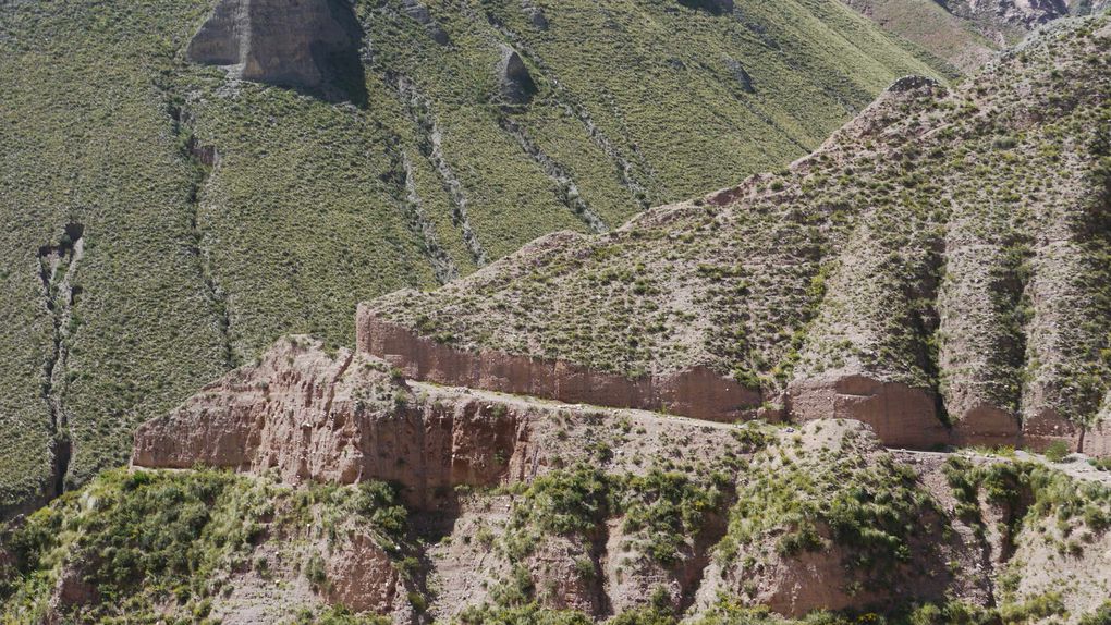 Avant de dépasser le Tropique du Capricorne, une rétropective des derniers paysages, villes, visages...  nord-argentins. La Bolivie nous attend mais rendez-vous est pris pour août prochain  ! Hasta pronto Argentina divina !