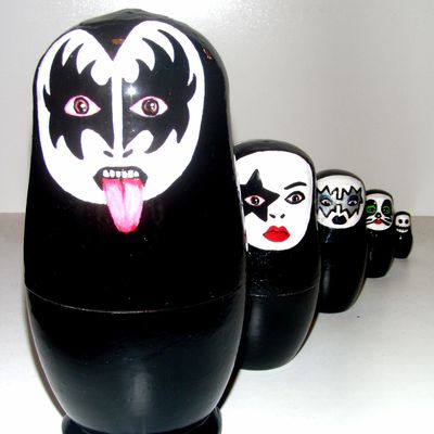 Kiss dolls