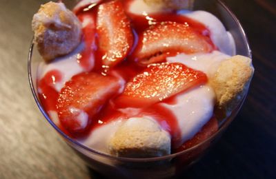 VERRINE LEGERE AUX FRAISES