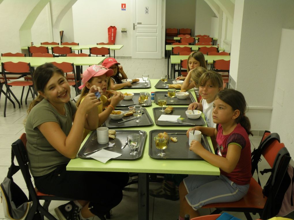 photos diverses du camp au lutins cévennols de St bauzille de Putois.