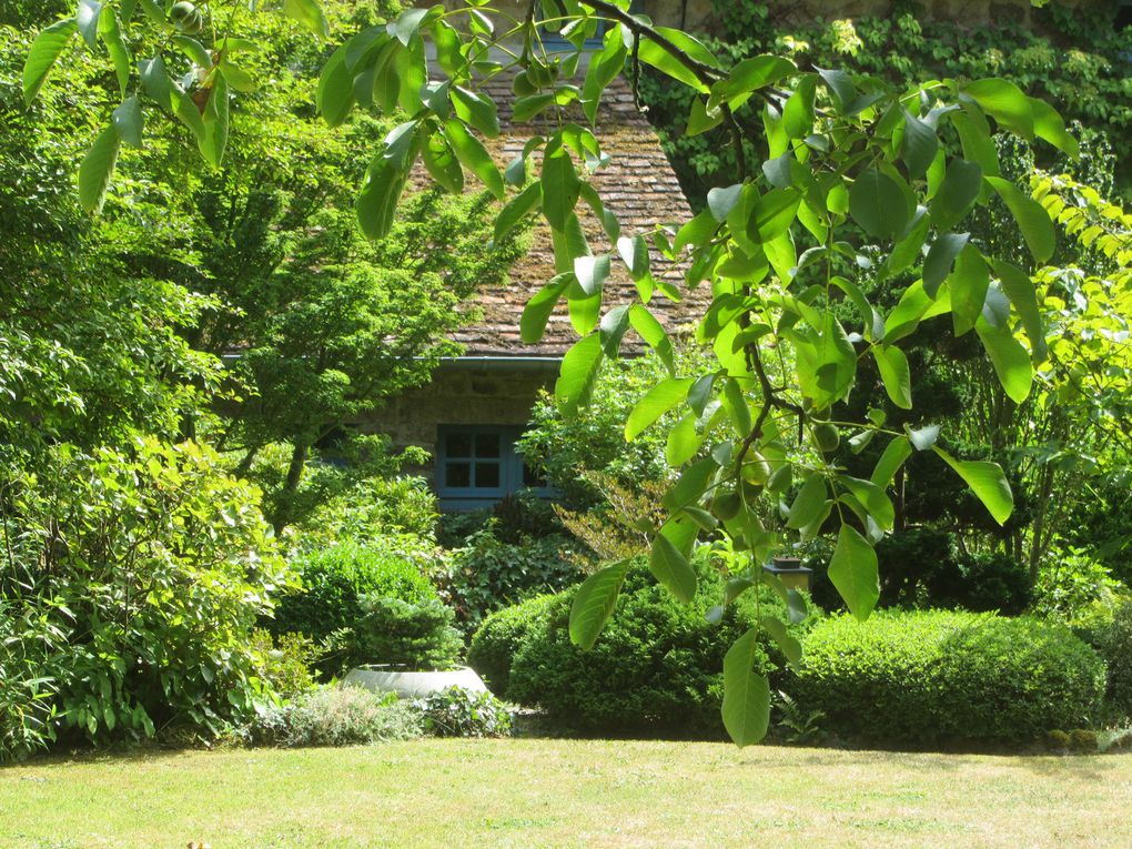 Les jardiniers ayant un sens de la géomètrie, qui met en valeur, le moindre arbuste ou bosquet.