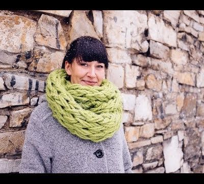 Tricot avec les bras...