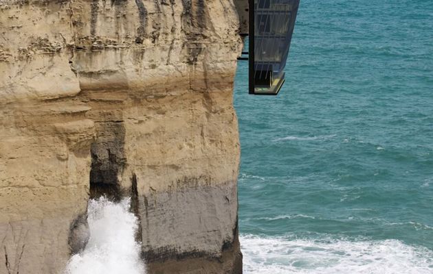 Cliff House - Australia's stunning cliff-top house