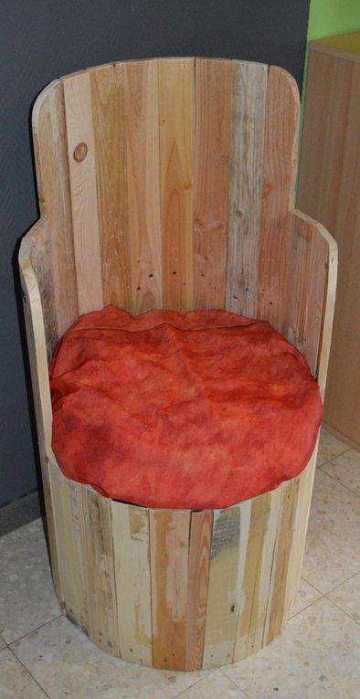 Chaises en récupération de palettes de bois