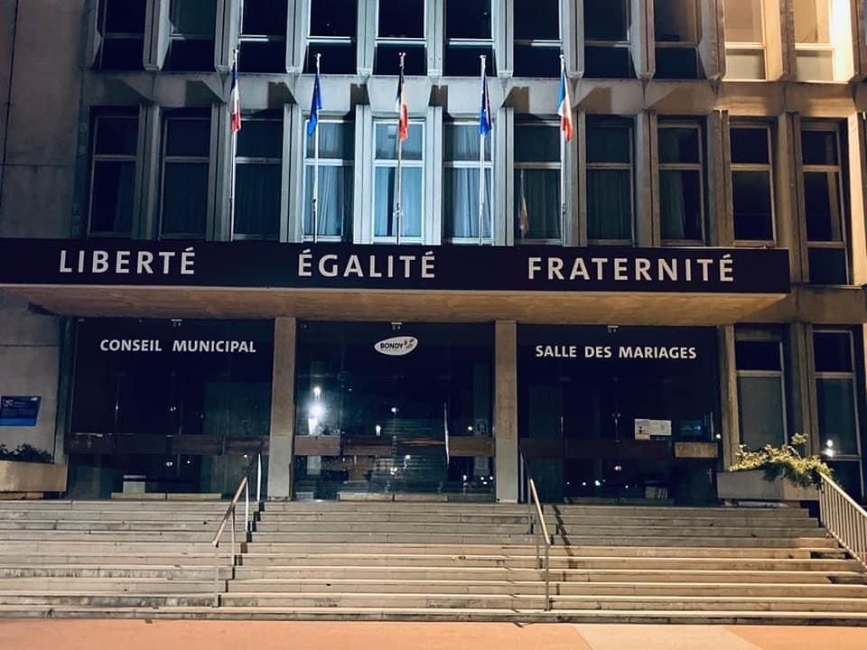 TRAVAUX- EMBELLISSEMENT -ENTRETIEN Hôtel de Ville