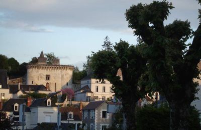 LOCHES