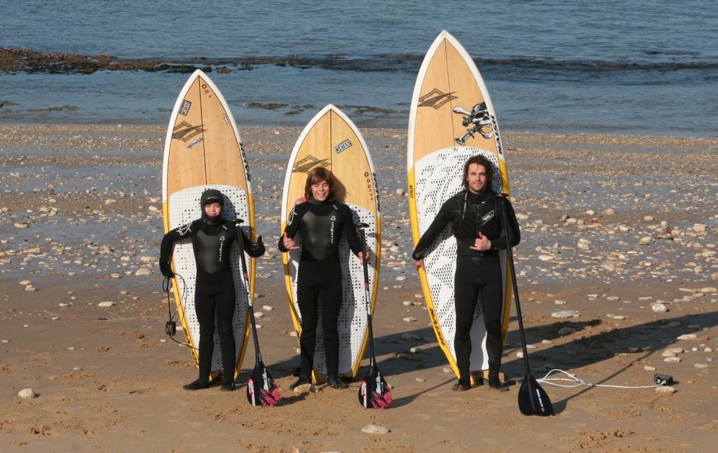 Le Team Neway La Rochelle île de Ré se jette à l'eau en ce mois de Novembre 2009 avec Julien et Camille (F1 et F2), Yannick, Hervé et Fréd.
Photos : Sophie.