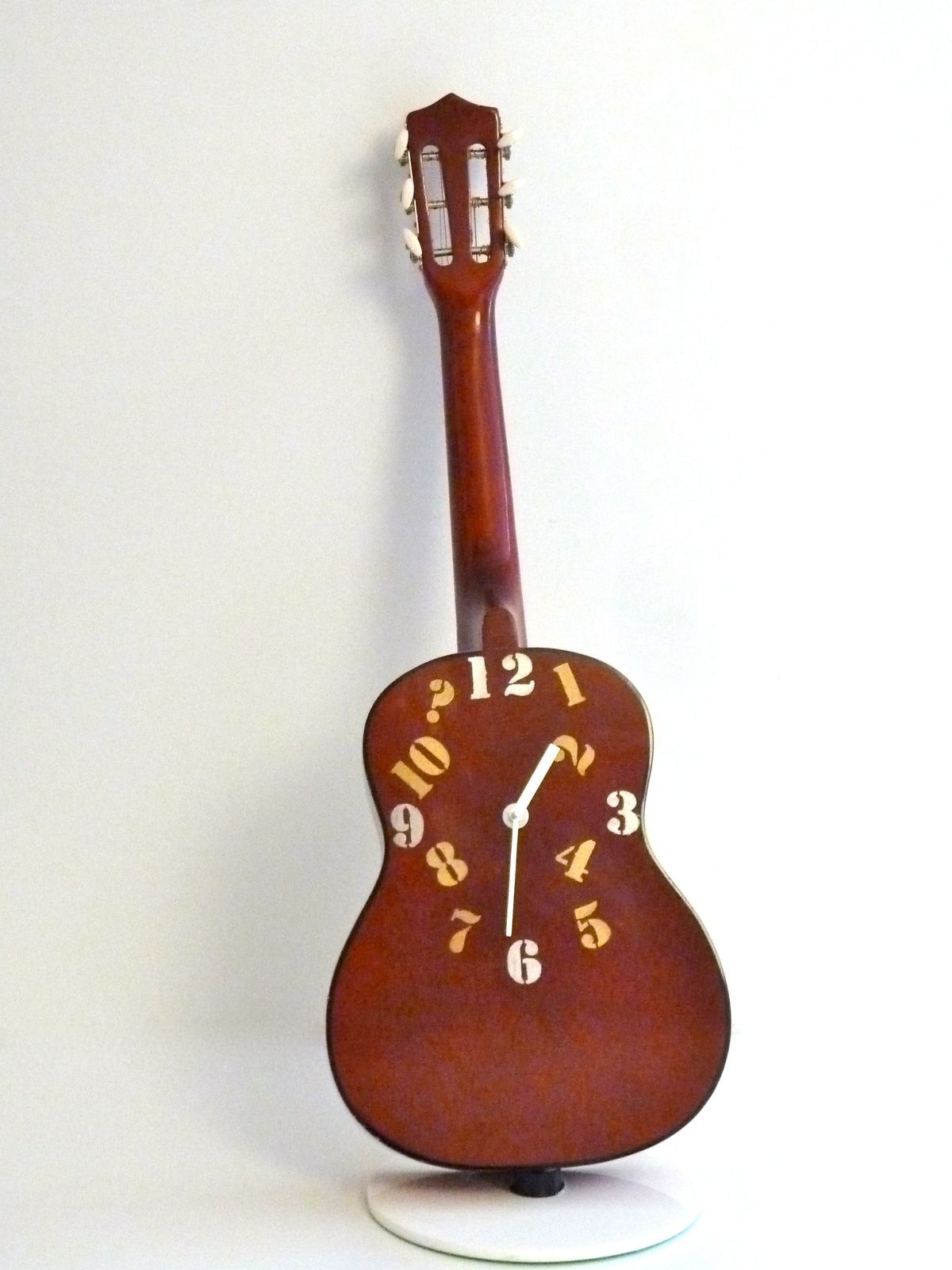 Heure en musique - Sculpture Guitare et Horloge