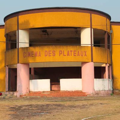 "Le Cinéma des Plateaux": un joyau à l'abandon à Léconi