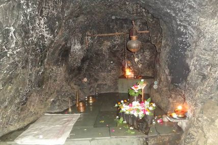 Vashistha Cave in Rishikesh 