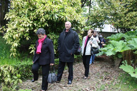 Voici un reportage photographique de la journée du 19 mai 2010 par Michèle Péron n 3 épisodes: La visite du musée de la Marine de Brest, le repas au restaurant Le Ruffé et la visite du jardin botanique de l'Hopital des Armées.